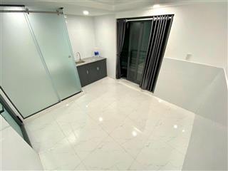 Phòng mới 100% giá rẻ ban công nội thất cơ bản ngay trung tâm bình thạnh