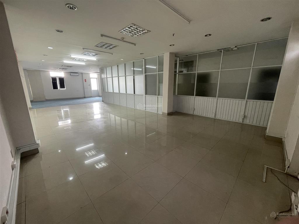 Cho thuê văn phòng 130m2/lầu tại trung tâm quận 6, giá 16 triệu/tháng/lầu 130m2