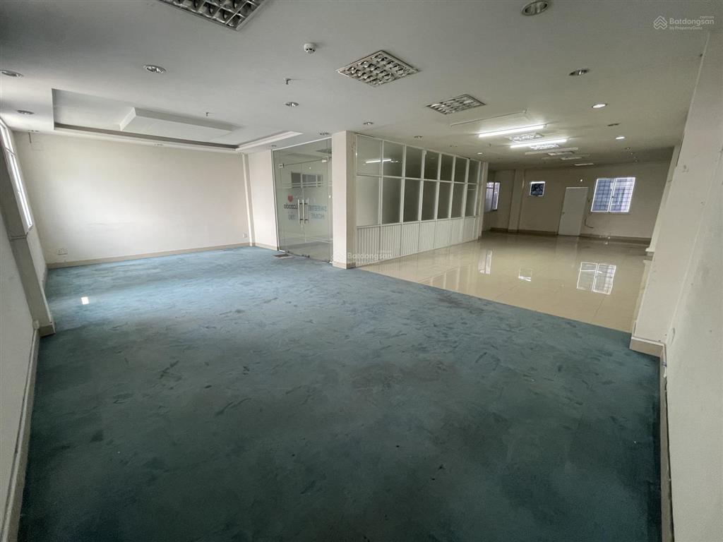 Cho thuê văn phòng 130m2/lầu tại trung tâm quận 6, giá 16 triệu/tháng/lầu 130m2