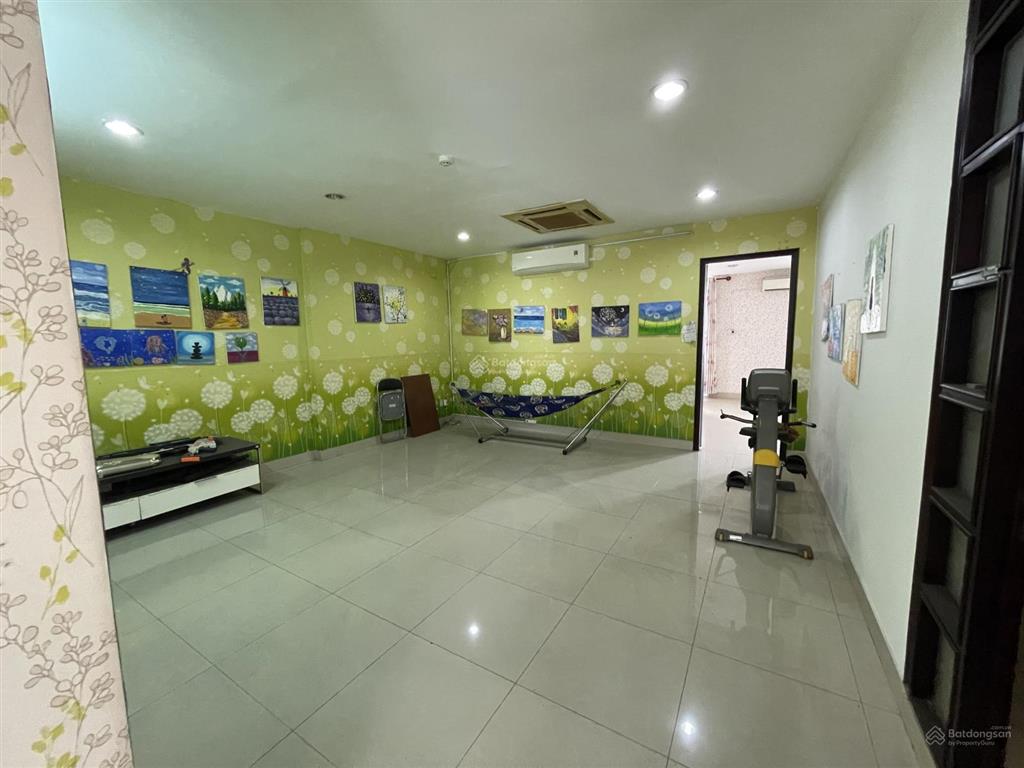 Cho thuê căn hộ gia đình ở  lầu 5  diện tích sử dụng 130m²