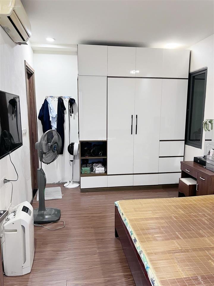 Bán cc 3pn, 2wc tại c14  bộ công an, tố hữu, hà nội, nhỉnh 70 triệu/m2, 110m2 tầng trungfull nt