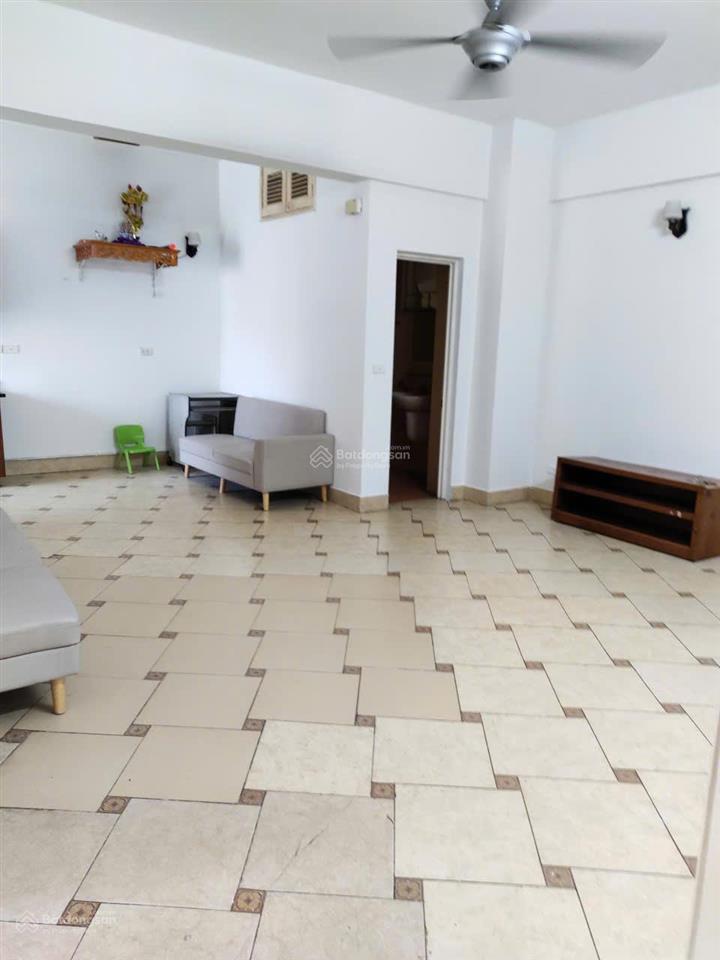 Chính chủ cần bán nhanh căn 409 g4 mặt phố vũ phạm hàm 3n 2vs 2 ban công 107m2 sổ đỏ