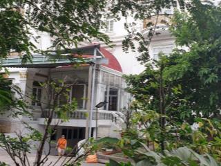 Siêu biệt thự đông bắc q12  5 tầng  có hồ bơi, thang máy