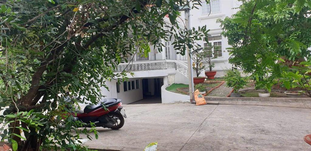 Siêu biệt thự đông bắc q12  1233,9m2  5 tầng  có hồ bơi, thang máy