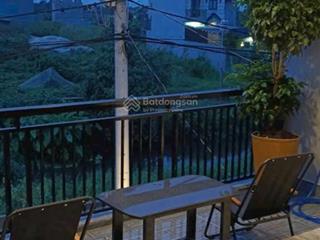 Bán nhà mặt tiền kênh nhà vuông 5,5x17=97m2 view đẹp 3 tầng giá 3 tỷ 6 tl