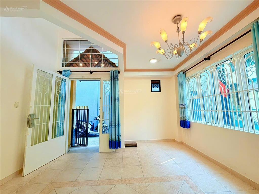 5 căn ra mặt tiền hoàng dư khương, quận 10  diện tích 30,1m². 4.2m, dài 7m. 4 tầng kiên cố