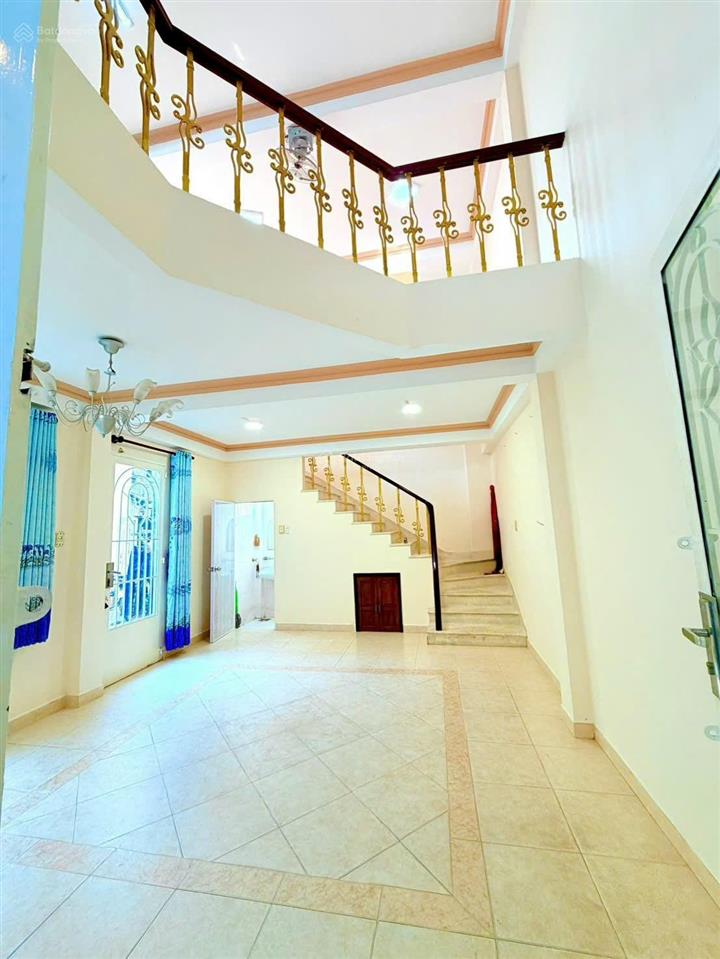 5 căn ra mặt tiền hoàng dư khương, quận 10  diện tích 30,1m². 4.2m, dài 7m. 4 tầng kiên cố