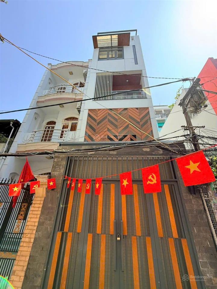 Bán nhà ngay 40 gia phú quận 5  68m2 (4x17) xây dựng 5 tầng giá chỉ 10 tỷ