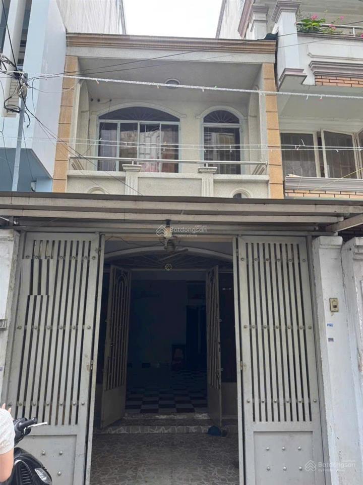 Bán nhà ngay 40 gia phú quận 5  68m2 (4x17) xây dựng 5 tầng giá chỉ 10 tỷ