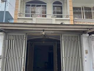 Bán nhà ngay 40 gia phú quận 5  68m2(4x17) xây dựng 5 tầng giá chỉ 10 tỷ