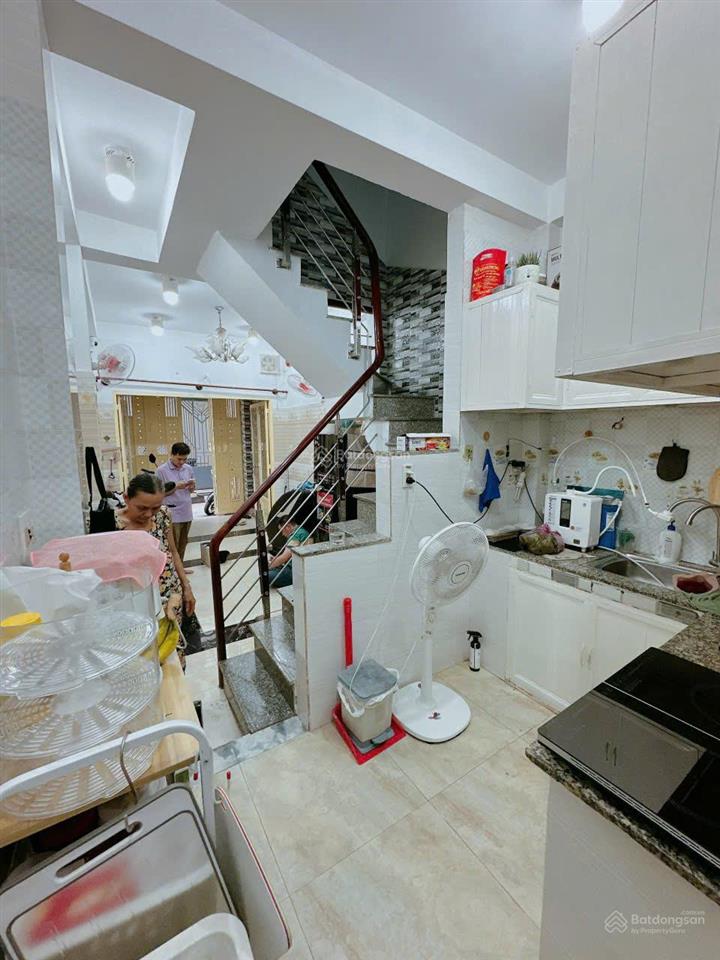 Bán nhà 5.75 tỷ ngay 135/10 nguyễn trãi,q5 3pn 4wc hẻm sạch, sát xe hơi 3x10m, 4 tầng