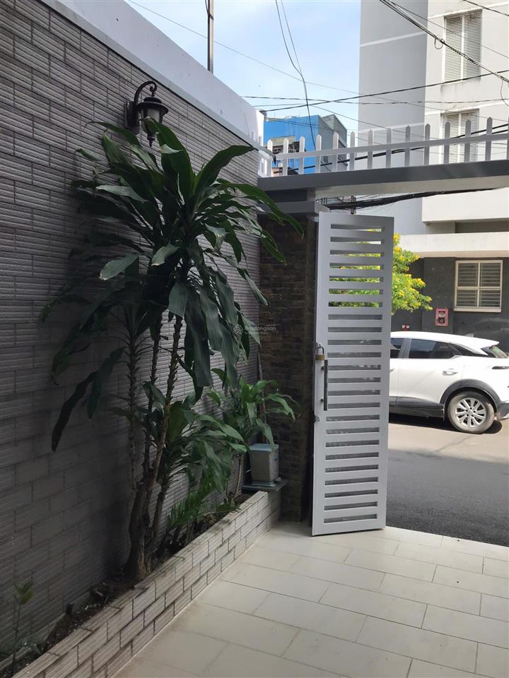 Bán gấp nhà ô tô 457/18 sư vạn hạnh, quận 10, 3x16m, 5 tầng, giá 10 tỷ