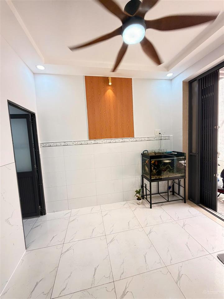 Bán nhà hẻm âu cơ quận 11  3.5x12m 2 tầng giá chỉ 4.9 tỷ ngay lê địa hành