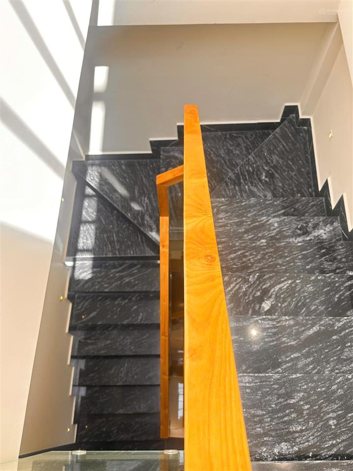 Bán nhà hxh nguyễn đình chiểu quận 3  diện tích 3.3x10m  3 tầng mới  8.3 tỷ