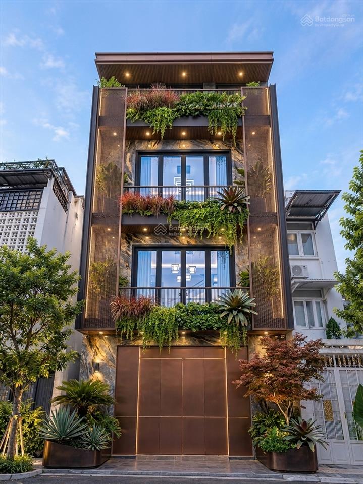 Bán nhà riêng hẻm ô tô thành thái quận 10  5.5x10m  3 tầng giá 10 tỷ