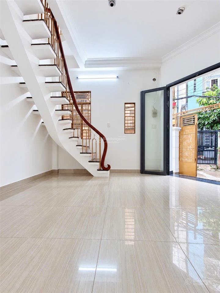 Bán nhà ngay phan xích long, phú nhuận  4.5x9m, kết cấu 2 tầng, giá 5.6 tỷ