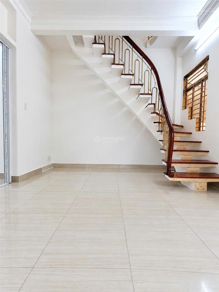 Bán nhà ngay phan xích long, phú nhuận  4.5x9m, kết cấu 2 tầng, giá 5.6 tỷ