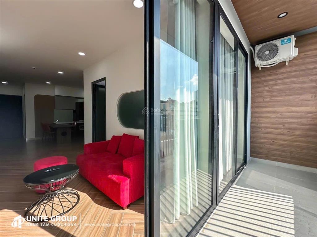 Chung cư mini 1pn 60m2 bancol cửa sổ ngay chân cầu nguyễn văn cừ  quận 1 đầy đủ tiện nghi