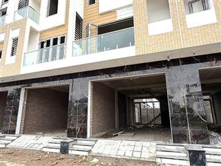 Cho thuê liền kề thô A2.4 KĐT Thanh Hà nhà 4 tầng mặt đường rộng, giá tốt