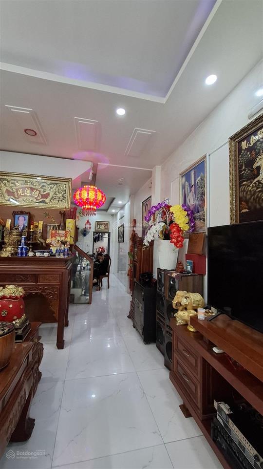 Nhà phố hóc môn , 110 m2 , sổ hồng riêng