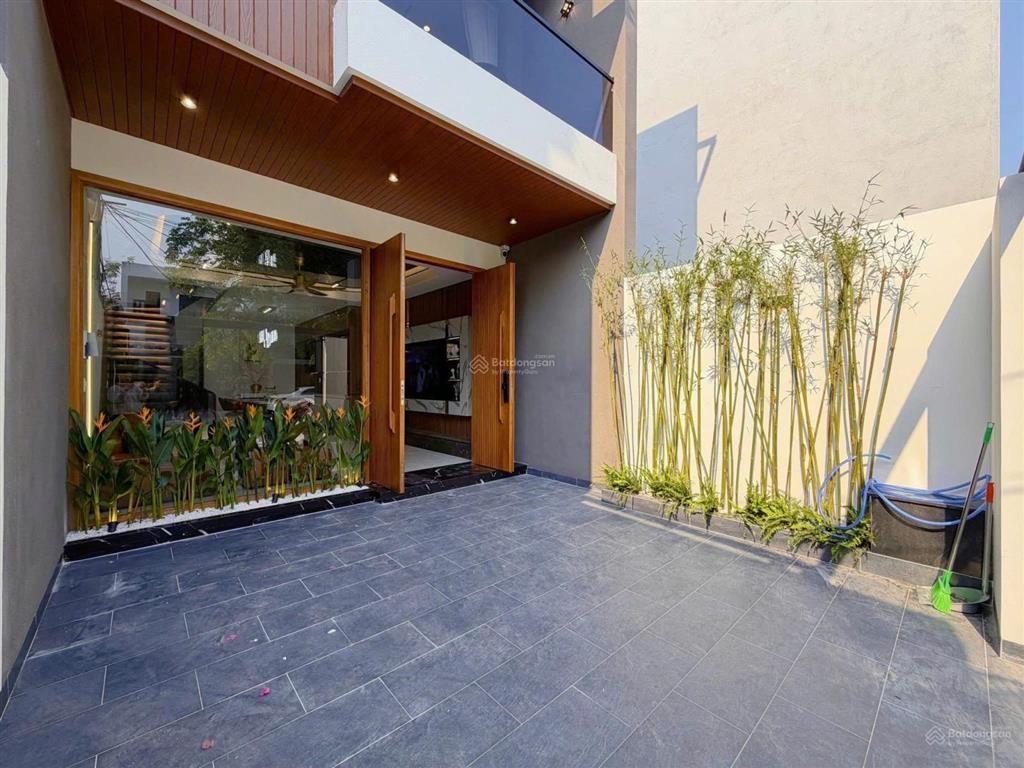 Bán nhà phố 3 tầng mới 100% hoà xuân hiện đại