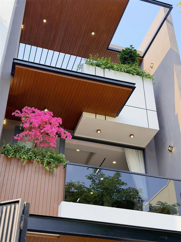 Bán nhà phố 3 tầng mới 100% hoà xuân hiện đại