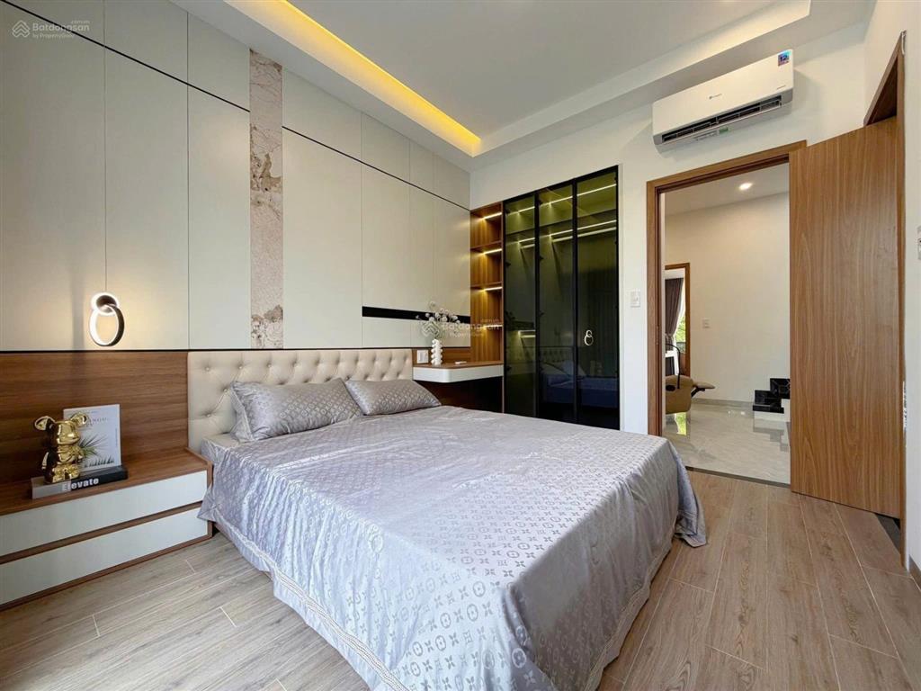 Bán nhà phố 3 tầng mới 100% hoà xuân hiện đại