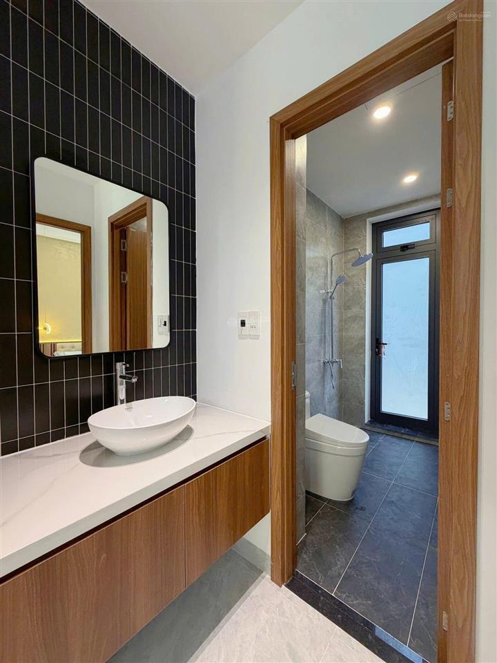 Bán nhà phố 3 tầng mới 100% hoà xuân hiện đại
