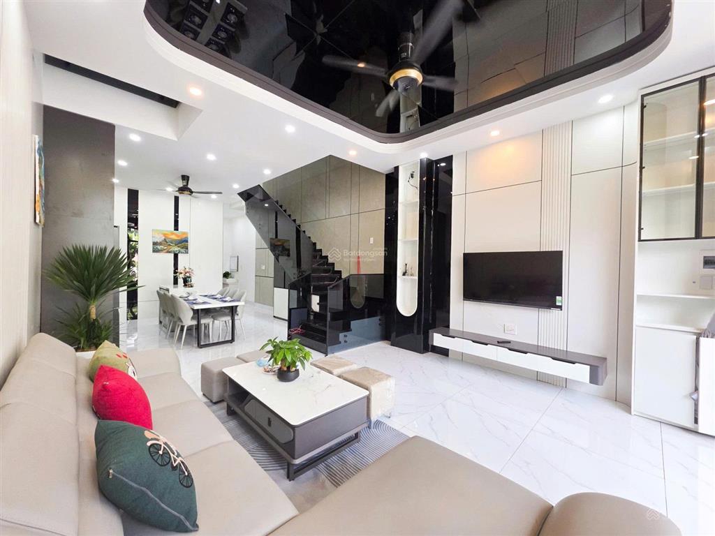 Bán nhà phố hoà xuân cực kỳ thoáng mát