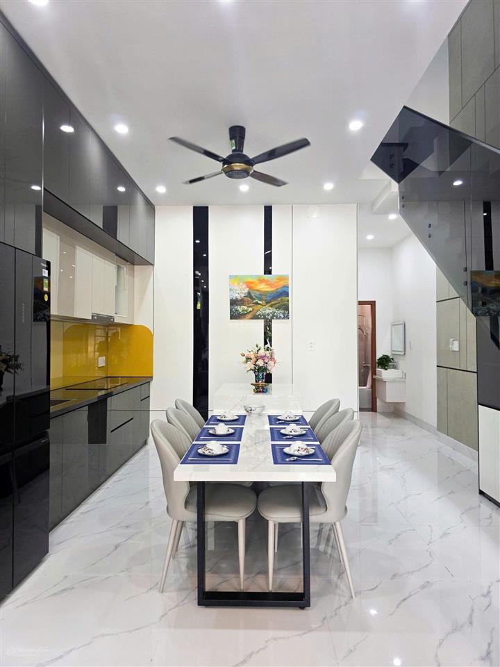 Bán nhà phố hoà xuân cực kỳ thoáng mát