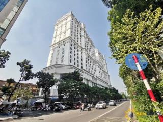 Chính chủ cần bán gấp sàn thương mại văn phòng toà d2 giảng võ, dt 400m2, tầng 2.  0963 598 ***