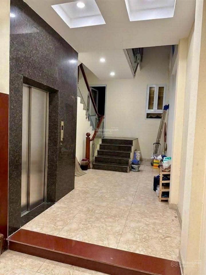 Cần tiền bán gấp mặt ngõ hoàng quốc việt, cầu giấy, thang máy110m24 tầngmt4.1mnhỉnh 31 tỷ.