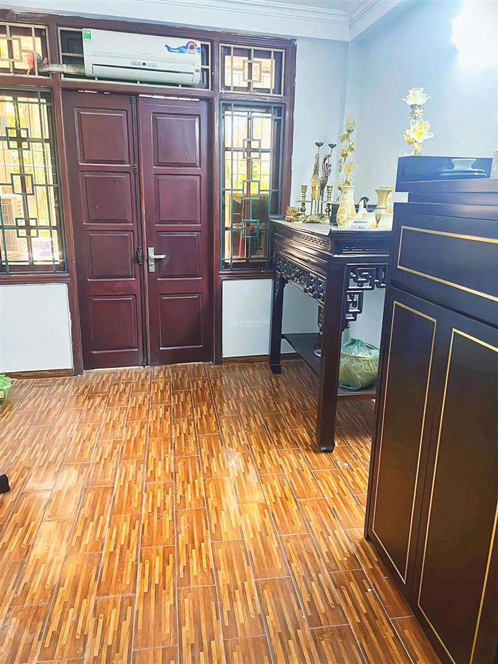 Bán gấp nhà riêng, dân xây, f0, 280 lạc long quân, 7,5 tỷ, 30m2, 3pn, 4wc, 5 tầng, ngõ rộng 2,5m