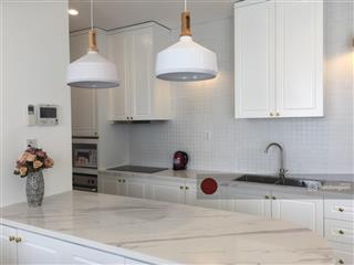 Tin và hình xác thực 200% || 2 phòng ngủ view sông  ban công hướng nam  dt 91m2  giá 11,5 tỷ