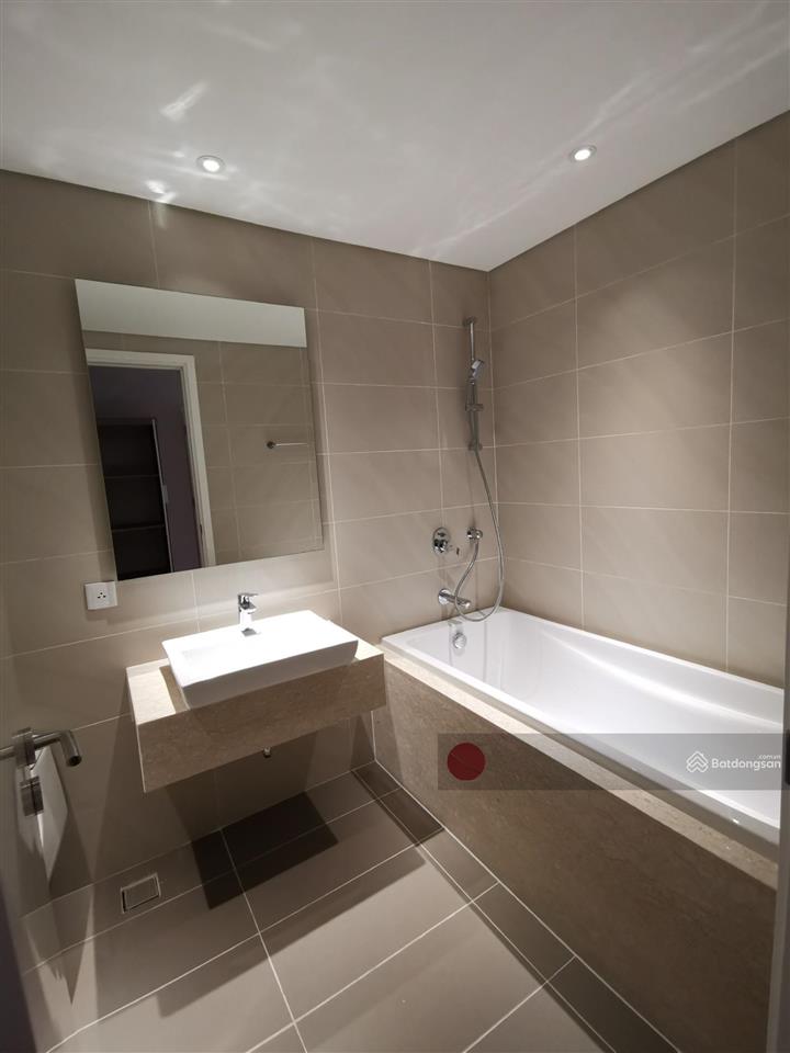 Tin và hình xác thực 200% || 2 phòng ngủ view nội khu  ban công hướng tây  dt 89m2  giá 11,5 tỷ