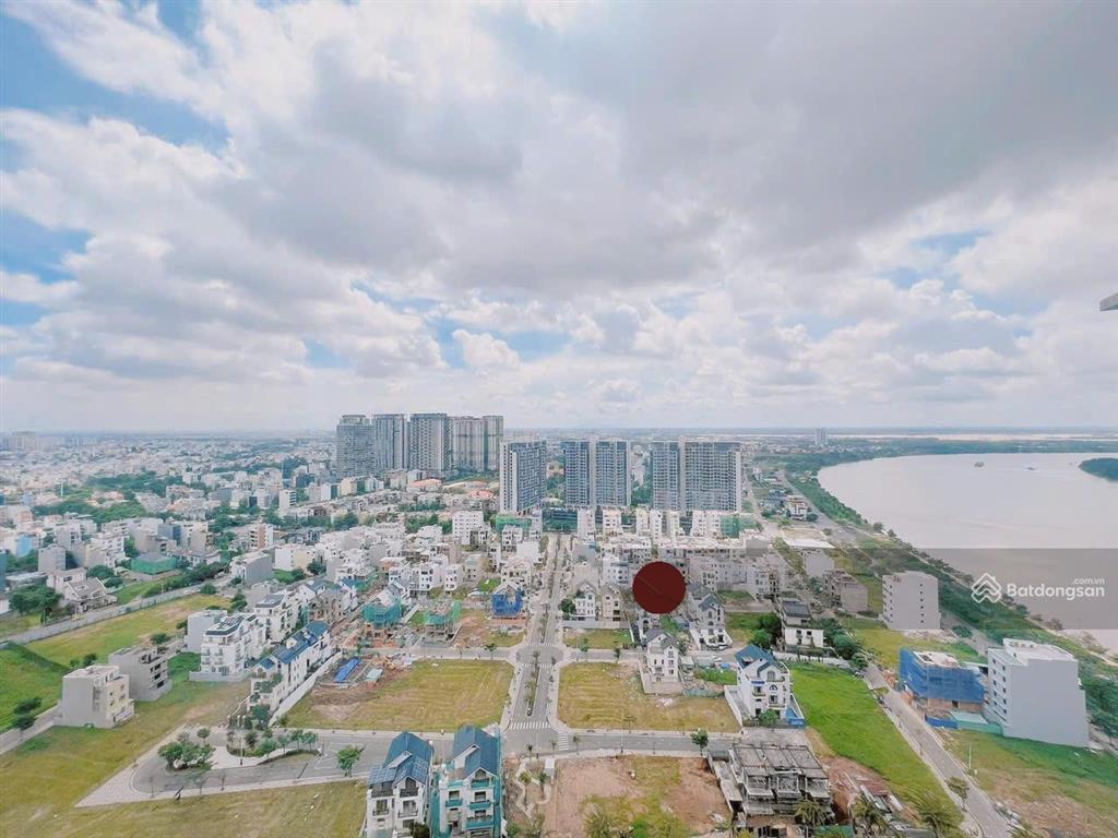 Tin và hình xác thực 200% || 2 phòng ngủ view nội khu  ban công hướng tây  dt 89m2  giá 11,5 tỷ