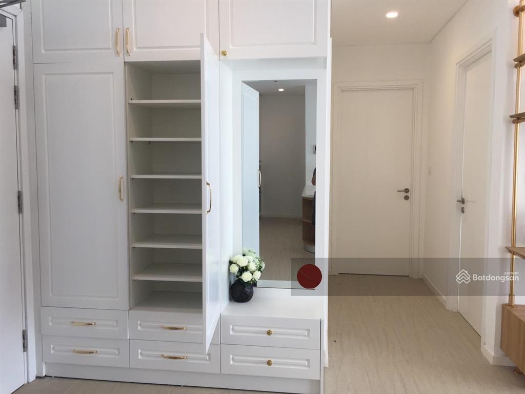 Tin và hình xác thực 200% || 2 phòng ngủ view nội khu  ban công hướng tây  dt 89m2  giá 11,5 tỷ