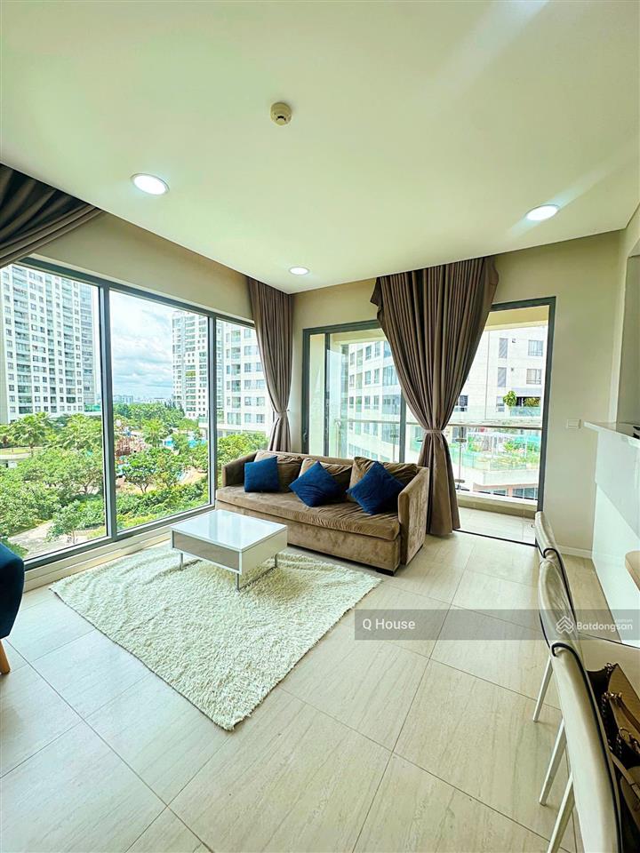 Tin xác thực 100% || 2 phòng ngủ full kính phòng khách  view nội khu  giá 9,5 tỷ