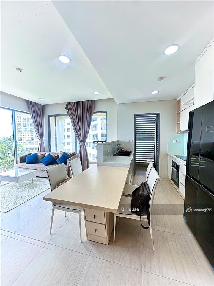 Tin xác thực 100% || 2 phòng ngủ full kính phòng khách  view nội khu  giá 9,5 tỷ