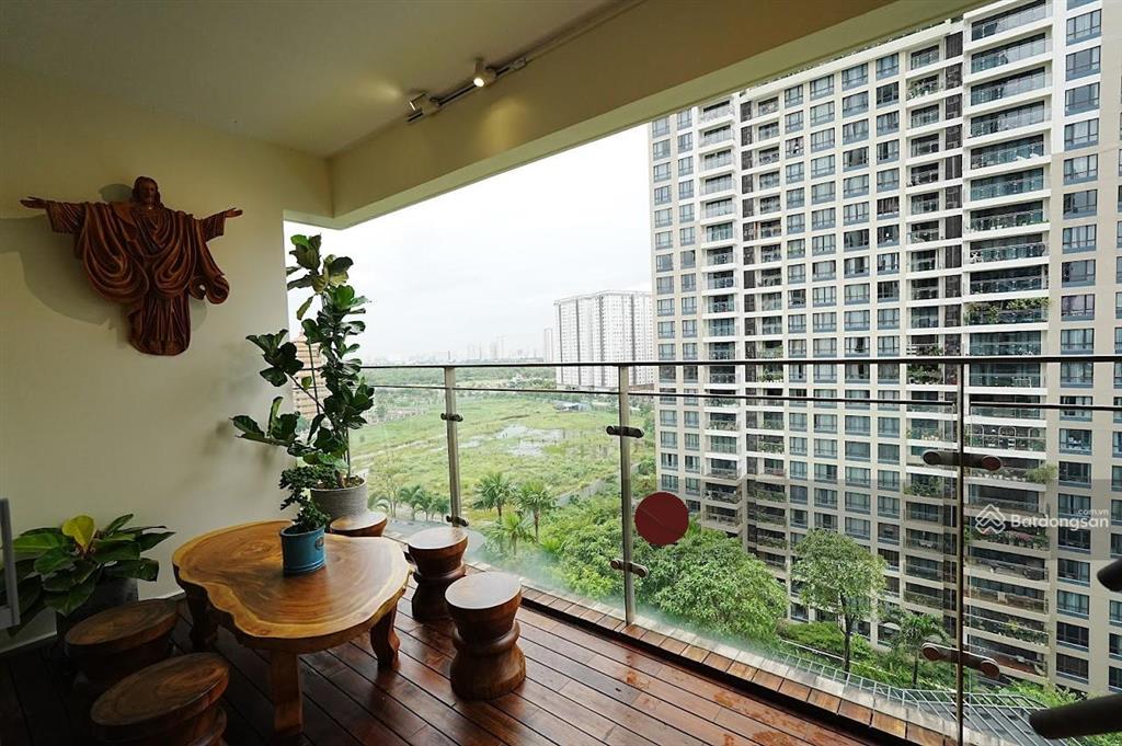 Quảng cáo hình nhà thật || 4 phòng ngủ tầm nhìn thấp trực diện hồ bơi dt 194 m2  giá 32,95 tỷ