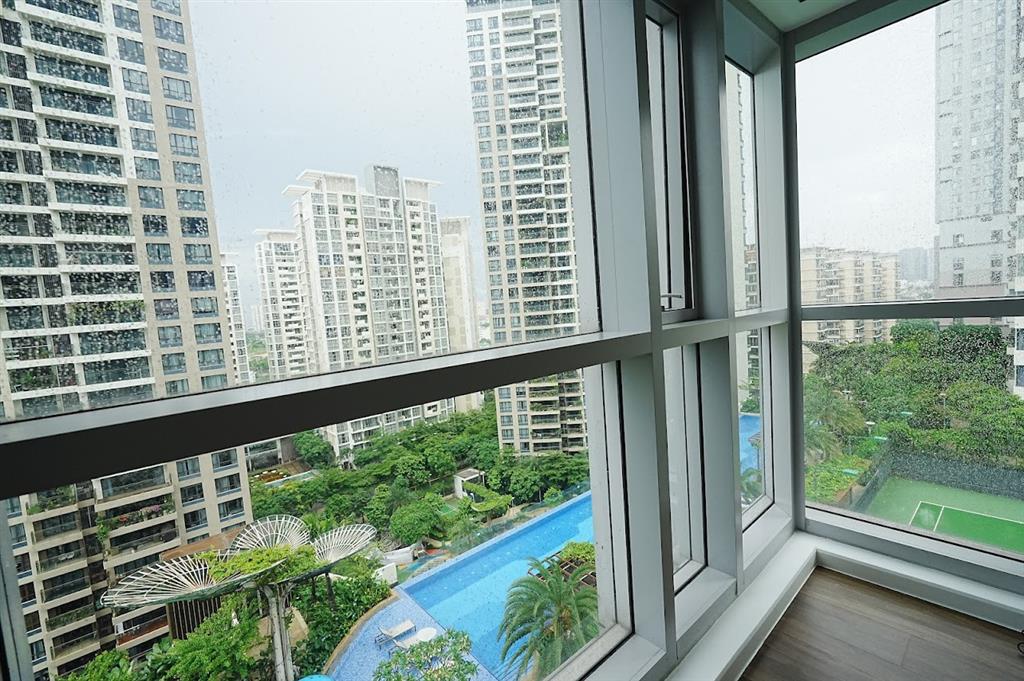 Quảng cáo hình nhà thật || 4 phòng ngủ tầm nhìn thấp trực diện hồ bơi dt 194 m2  giá 32,95 tỷ