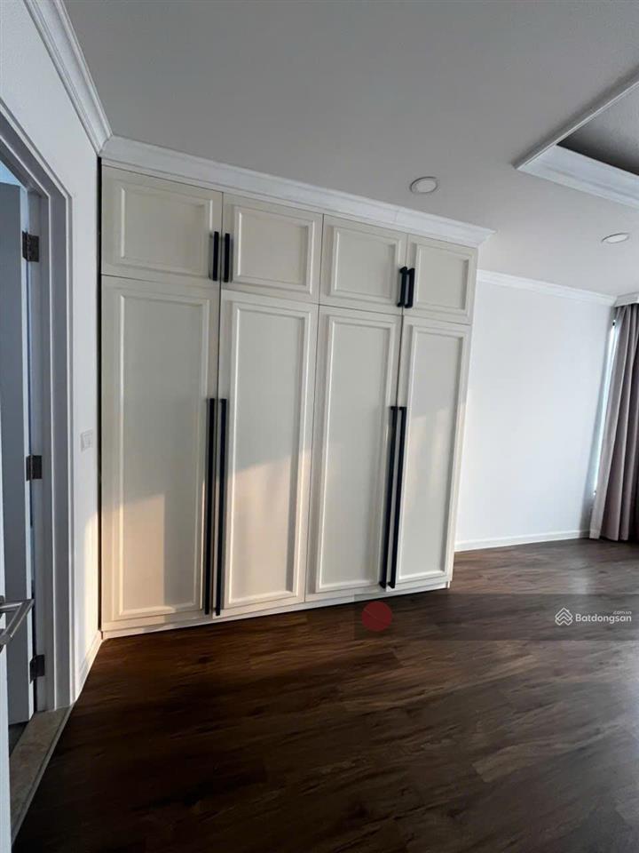 Quảng cáo hình thật t9/26  3 phòng ngủ suất nước ngoài spa  tầng cao  dt 130m2  giá 18,5 tỷ