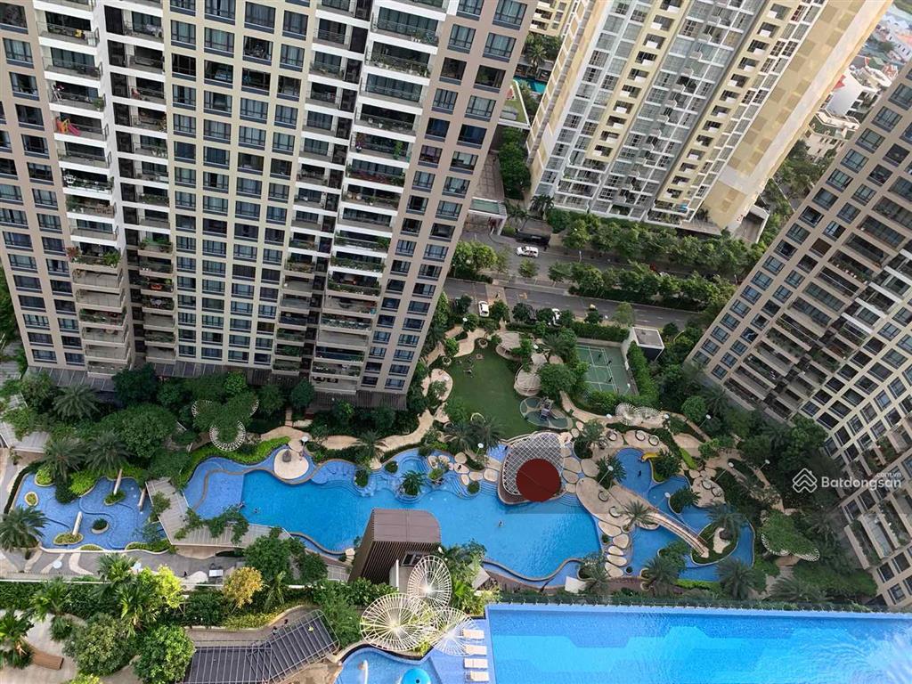 Hình chụp ban công thật | 3 phòng ngủ tháp thương mại | view hồ bơi nội khu | dt 136m² |giá 23.5tỷ