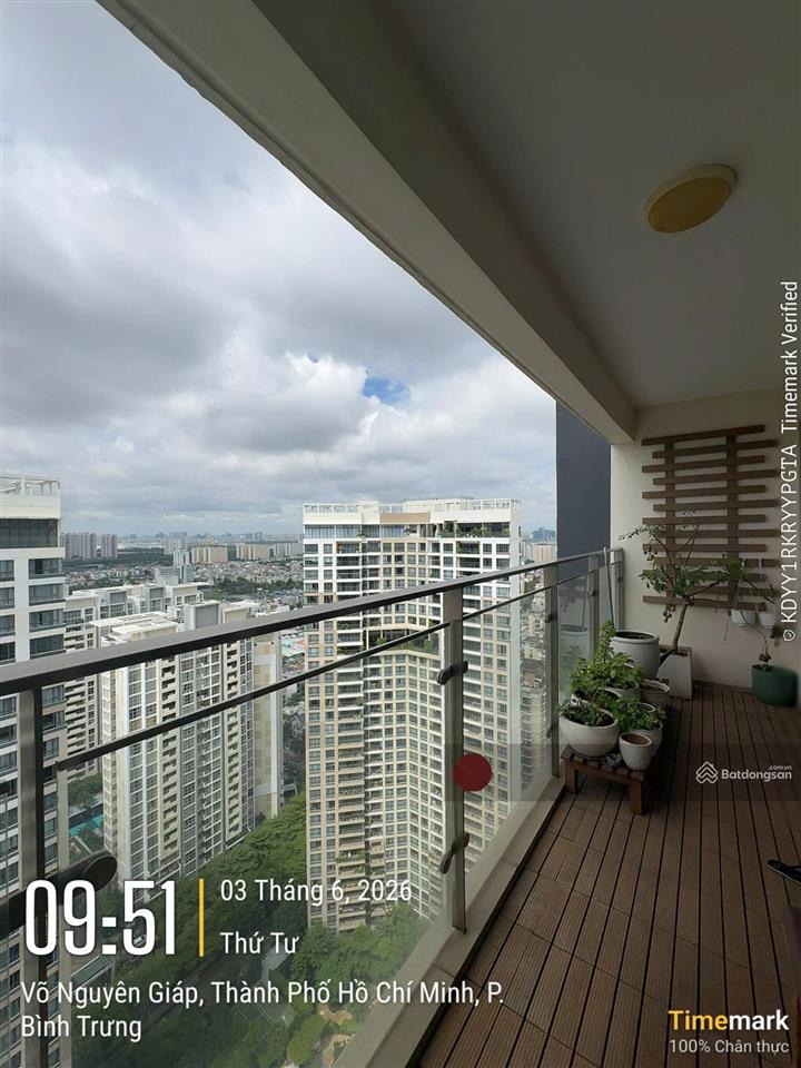 Hình chụp ban công thật | 3 phòng ngủ tháp thương mại | view hồ bơi nội khu | dt 136m² |giá 23.5tỷ