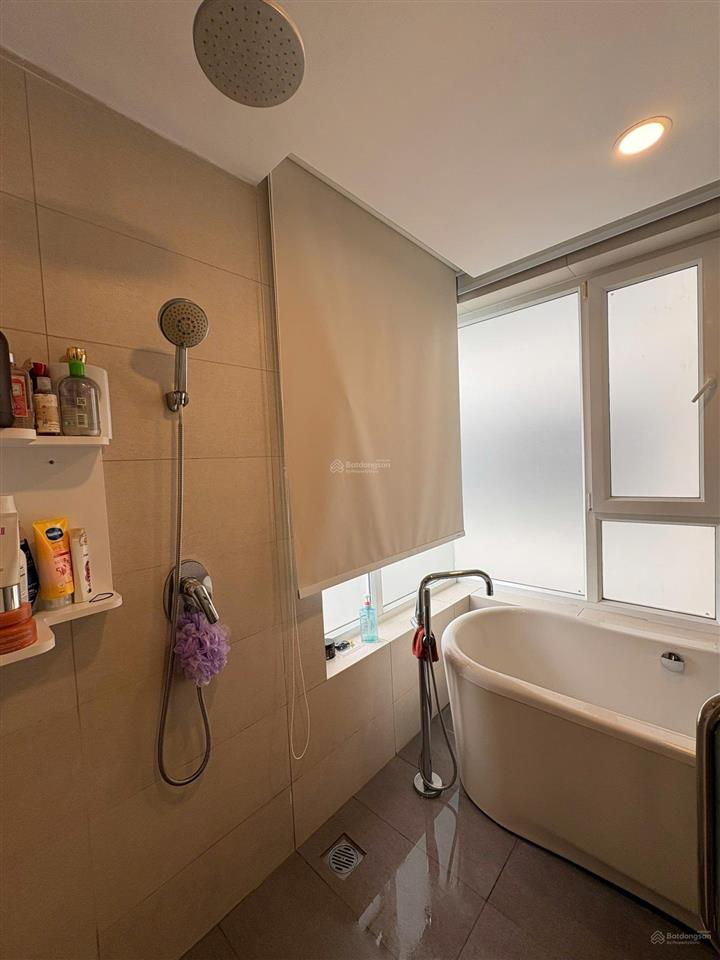 2 phòng ngủ (1pn + 1) lầu cao | view sông (góc hình đính kèm) | dt 83m² | sẵn sổ hồng