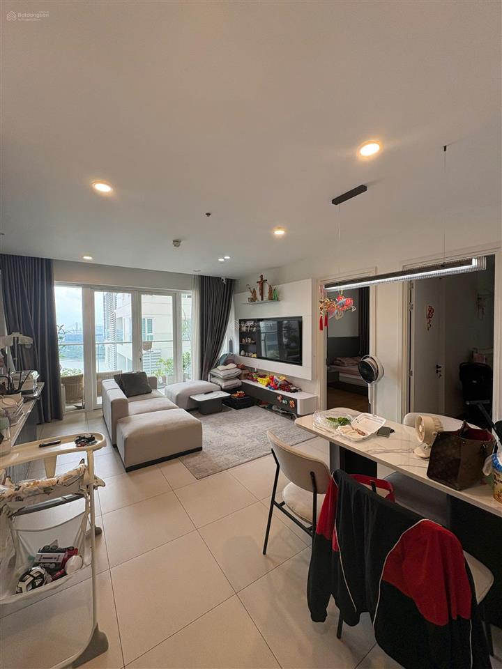 2 phòng ngủ (1pn + 1) lầu cao | view sông (góc hình đính kèm) | dt 83m² | sẵn sổ hồng