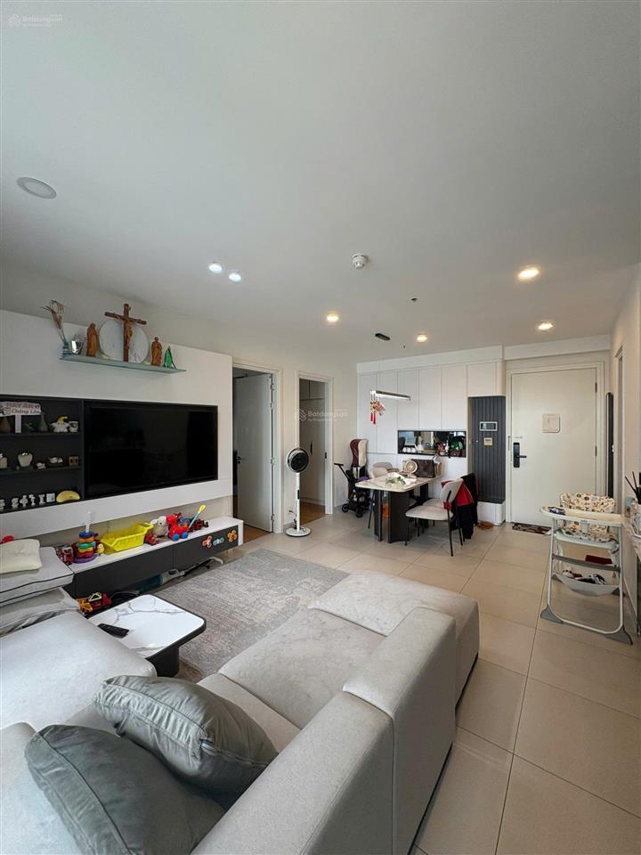 2 phòng ngủ (1pn + 1) lầu cao | view sông (góc hình đính kèm) | dt 83m² | sẵn sổ hồng