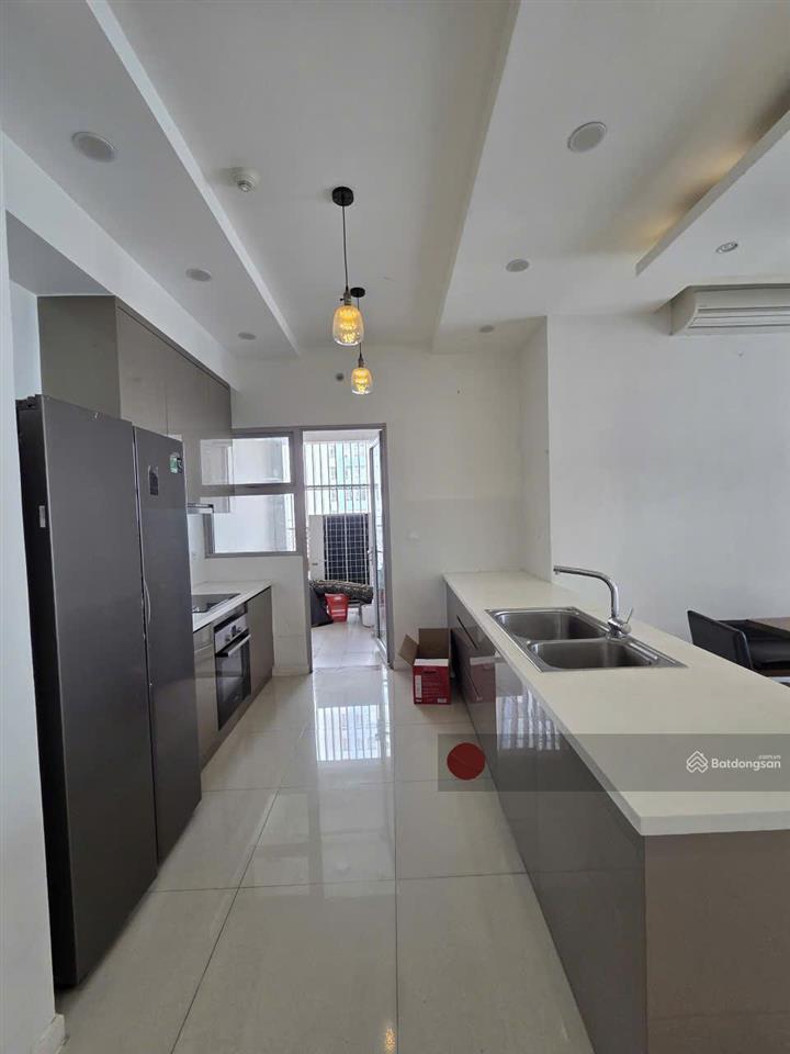 Thuê ntcb | 3 phòng ngủ | nội thất cơ bản hoặc full | tháp thương mại | giá 56 triệu/th