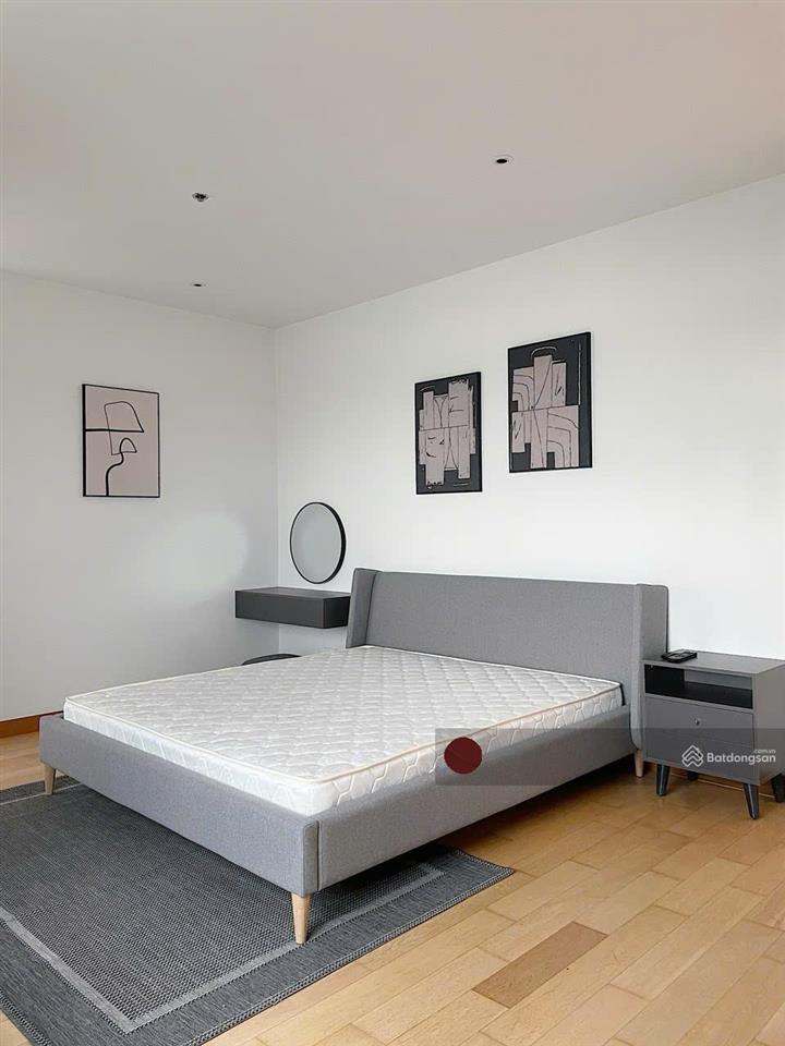 Quảng cáo nhà và hình thật | 2 phòng ngủ view trực diện sông | full | dt 180m2 | giá 50 triệu (tl)