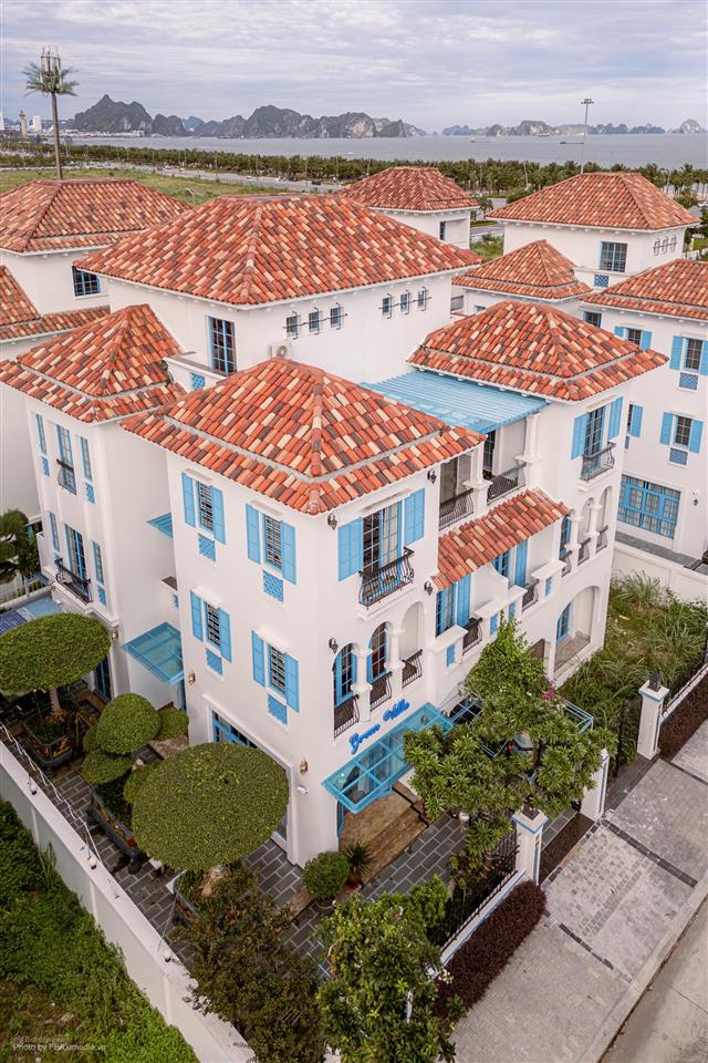 Cần bán căn biệt thự song lập sun feria hạ long cách dt 228m2 giá bán 2x,x tỷ 50m,sổ lâu dài.